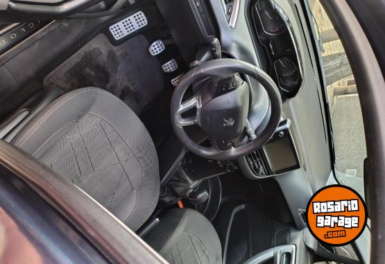 Autos - Peugeot 208 2014 Nafta 100000Km - En Venta