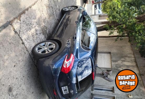 Autos - Peugeot 208 2014 Nafta 100000Km - En Venta