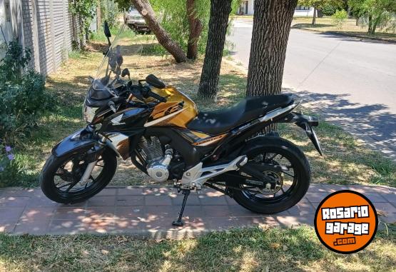 Motos - Honda Twister 250 2022 Nafta 11000Km - En Venta