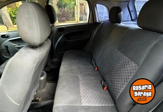 Autos - Ford fiesta 2004 Nafta 137000Km - En Venta