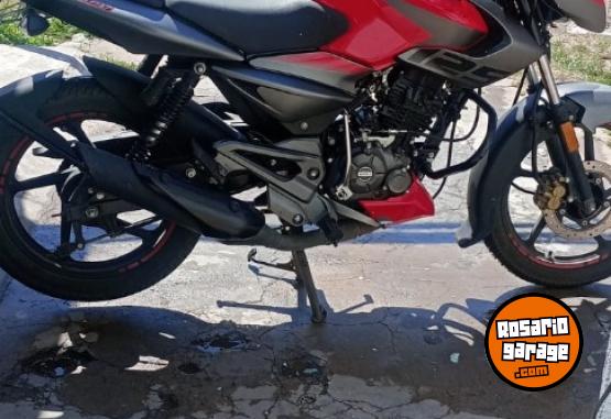 Motos - Bajaj 125 2024 Nafta 5000Km - En Venta