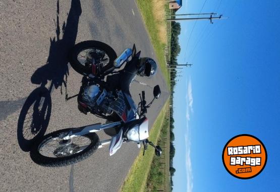 Motos - Motomel Skua 150 silver edition 2025 Nafta 8600Km - En Venta