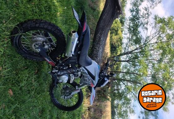 Motos - Motomel Skua 150 silver edition 2025 Nafta 8600Km - En Venta