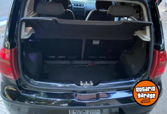 Autos - Volkswagen Fox 2011 Nafta 142000Km - En Venta