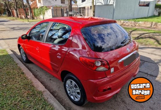 Autos - Peugeot 207 compact allure 2014 Diesel 140000Km - En Venta