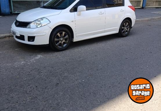 Autos - Nissan Tiida 2011 GNC 129000Km - En Venta