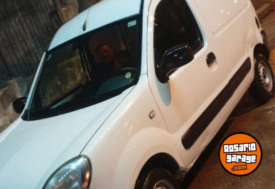 Utilitarios - Renault kangoo 2017 Nafta 180000Km - En Venta