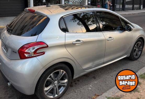 Autos - Peugeot 208 feline pack cuir 2014 Nafta 116000Km - En Venta