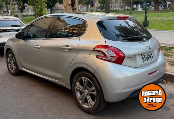 Autos - Peugeot 208 feline pack cuir 2014 Nafta 116000Km - En Venta