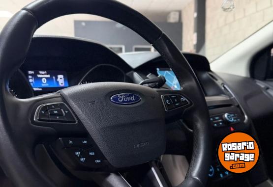 Autos - Ford Focus SE Plus 2018 Nafta 97000Km - En Venta
