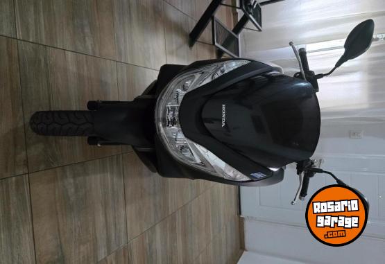 Motos - Honda PCX 150 2017 Nafta 23000Km - En Venta