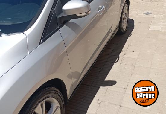Autos - Ford Focus 2015 Nafta 96418Km - En Venta