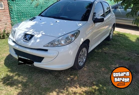 Autos - Peugeot 207 2014 Nafta 126000Km - En Venta