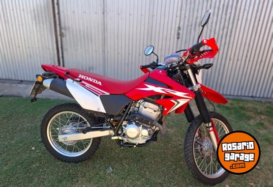 Motos - Honda Tornado 200 2024 Nafta 3700Km - En Venta