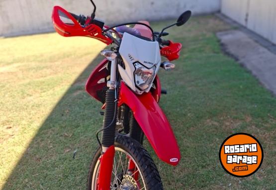 Motos - Honda Tornado 200 2024 Nafta 3700Km - En Venta