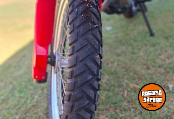 Motos - Honda Tornado 200 2024 Nafta 3700Km - En Venta