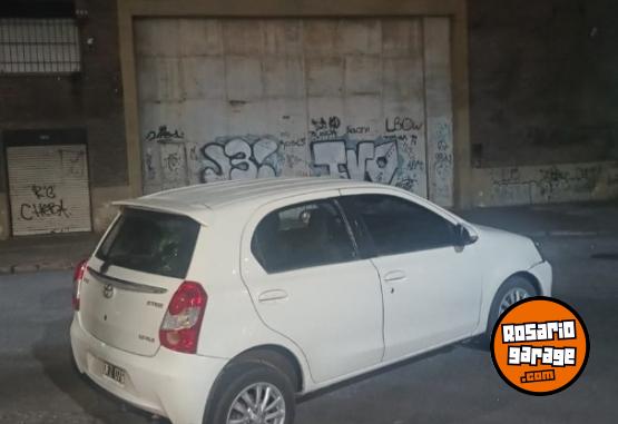 Autos - Toyota 2014 2014 Nafta 130000Km - En Venta