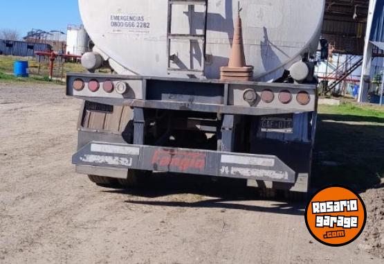 Camiones y Gr�as - Vendo permuto Financio - En Venta