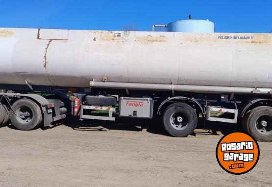 Camiones y Gr�as - Vendo permuto Financio - En Venta