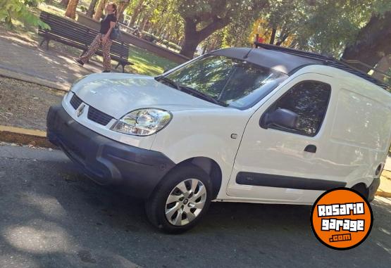Utilitarios - Renault kangoo furgon utilitario 2013 Nafta 82000Km - En Venta