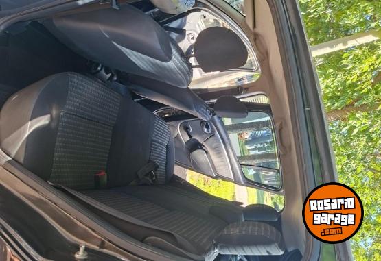 Autos - Renault Sandero 2012 GNC 200500Km - En Venta