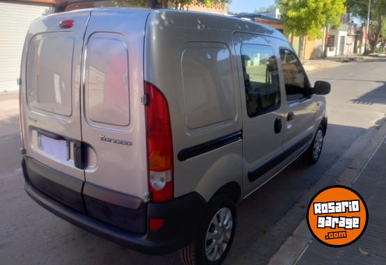 Utilitarios - Renault KANGOO CONFORT 1.6 5A 2016 Nafta 110000Km - En Venta