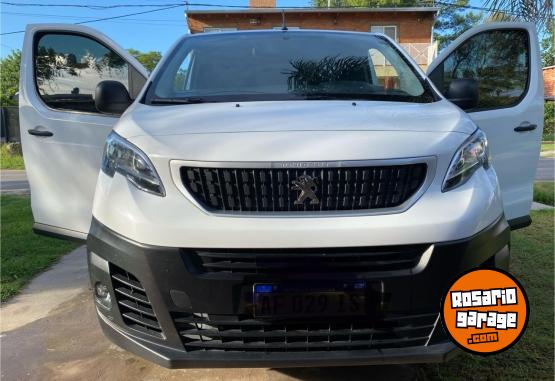 Utilitarios - Peugeot Expert. 2021 Diesel 120000Km - En Venta