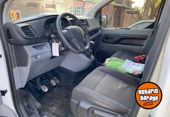 Utilitarios - Peugeot Expert. 2021 Diesel 120000Km - En Venta