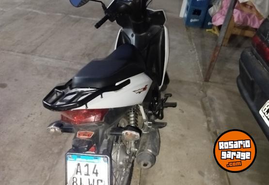 Motos - Honda Wave y Cg titan 2013 Nafta 35000Km - En Venta