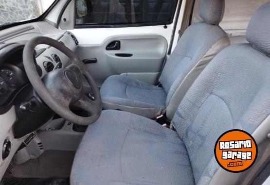 Utilitarios - Renault kangoo 2005 Diesel 333220Km - En Venta