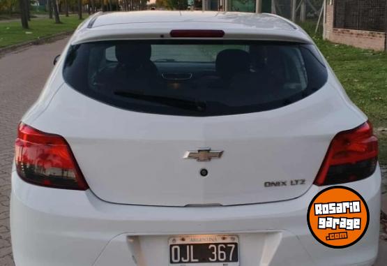Autos - Chevrolet Onix LTZ 2014 Nafta 130000Km - En Venta