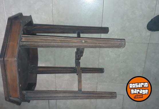 Hogar - Mesa Antigua de Cedro Chica de Estilo - En Venta