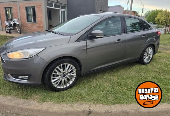 Autos - Ford Focus se plus 2015 Nafta 125000Km - En Venta