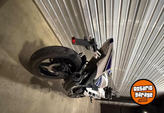 Motos - Yamaha R15 v2 2014 Nafta 20000Km - En Venta