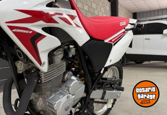 Motos - Honda XR Tornado 2022 Nafta 1300Km - En Venta