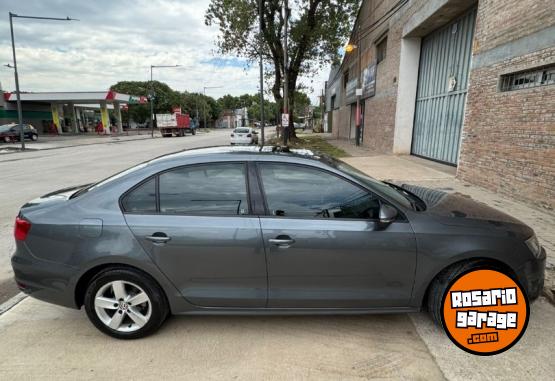 Autos - Volkswagen Vento Luxury 2.5 2012 Nafta 95000Km - En Venta
