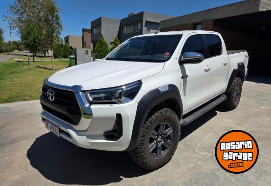 Camionetas - Toyota Hilux srv 2022 Diesel 97500Km - En Venta