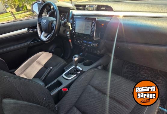 Camionetas - Toyota Hilux srv 2022 Diesel 97500Km - En Venta