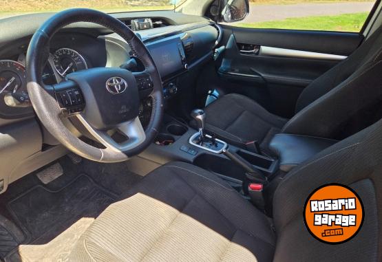 Camionetas - Toyota Hilux srv 2022 Diesel 97500Km - En Venta