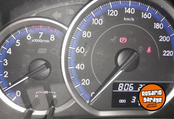 Autos - Toyota YARIS  XLS 2022 30.000 KM 2022 Nafta 30000Km - En Venta