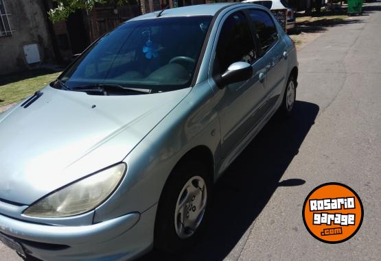 Autos - Peugeot 206 2004 Diesel 182000Km - En Venta