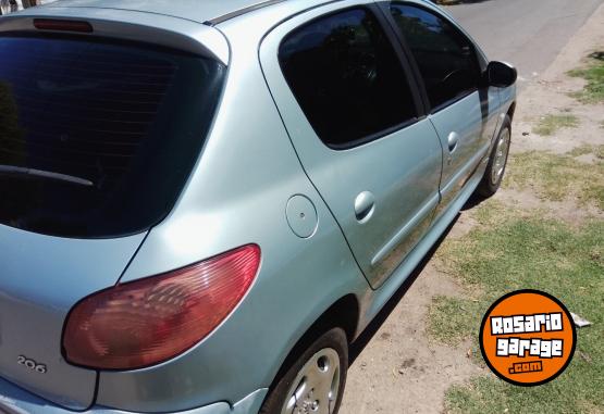 Autos - Peugeot 206 2004 Diesel 182000Km - En Venta