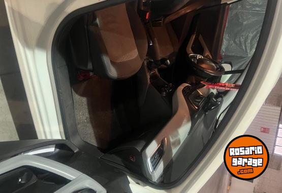 Autos - Peugeot 208 active 2016 Nafta 110000Km - En Venta