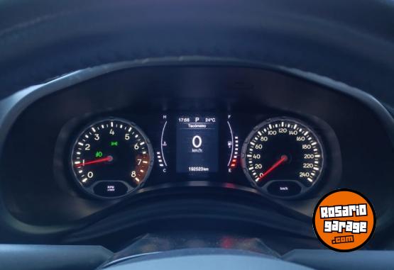 Camionetas - Jeep Renegade Sport 2017 Nafta 200000Km - En Venta