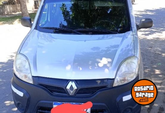 Utilitarios - Renault Kangoo 2016 Nafta 331000Km - En Venta