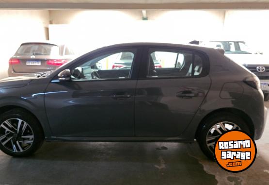 Autos - Peugeot 208 Allure pack T200 2025 Nafta 4050Km - En Venta