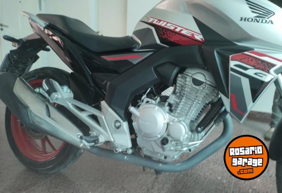 Motos - Honda Twister 250 2022 Nafta 12000Km - En Venta