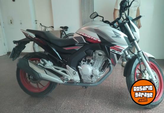 Motos - Honda Twister 250 2022 Nafta 12000Km - En Venta