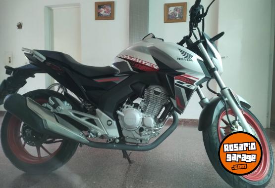 Motos - Honda Twister 250 2022 Nafta 12000Km - En Venta