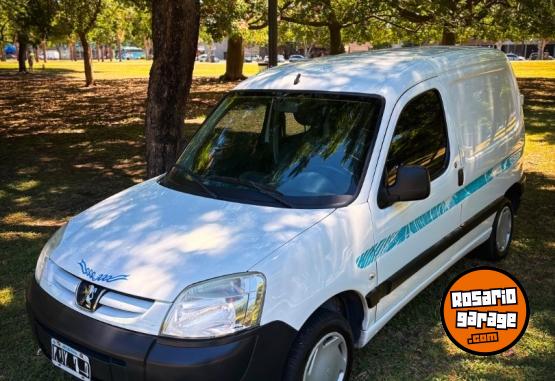 Utilitarios - Peugeot Partner HDI Berlingo 1.6 2011 Diesel 144000Km - En Venta
